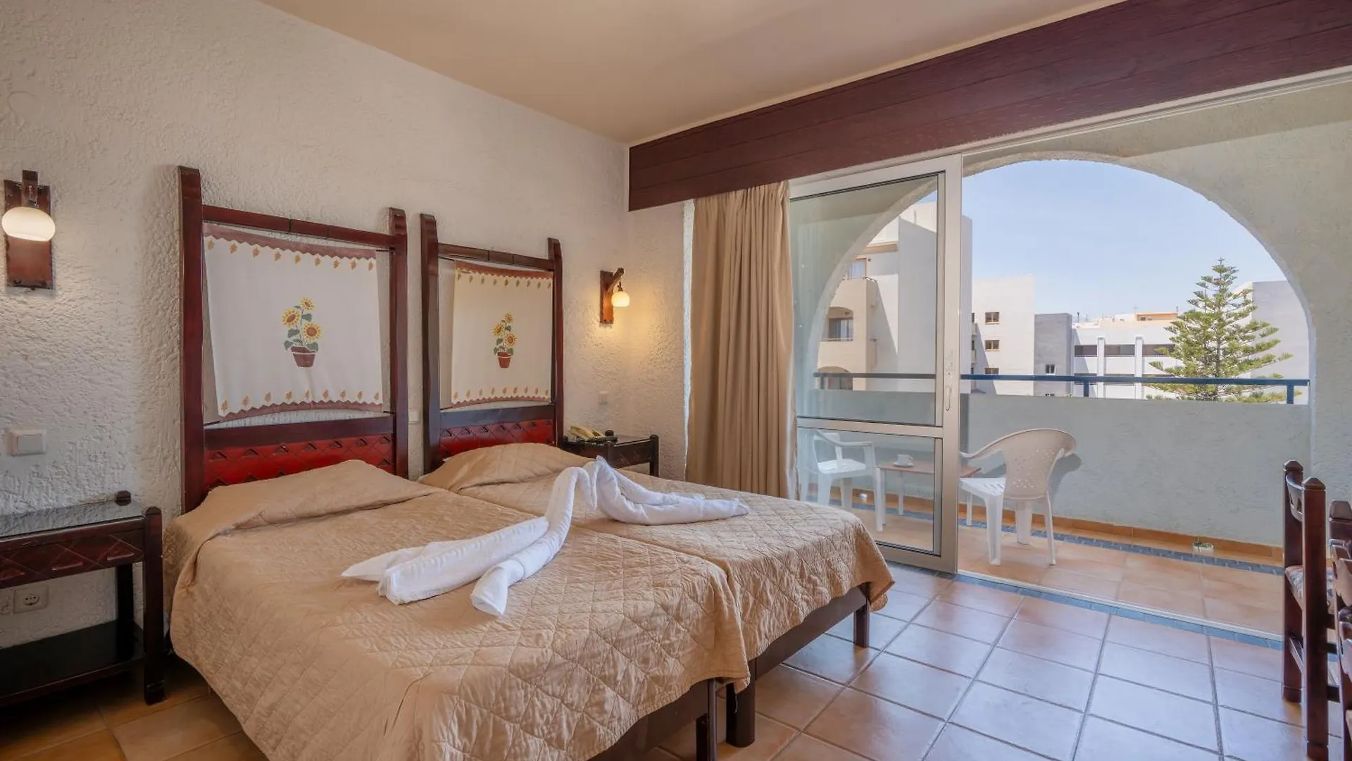 Lefkoniko Beach & Icarus Suite Apts Rethymno  3*, Rethymno (Crete) Greece
