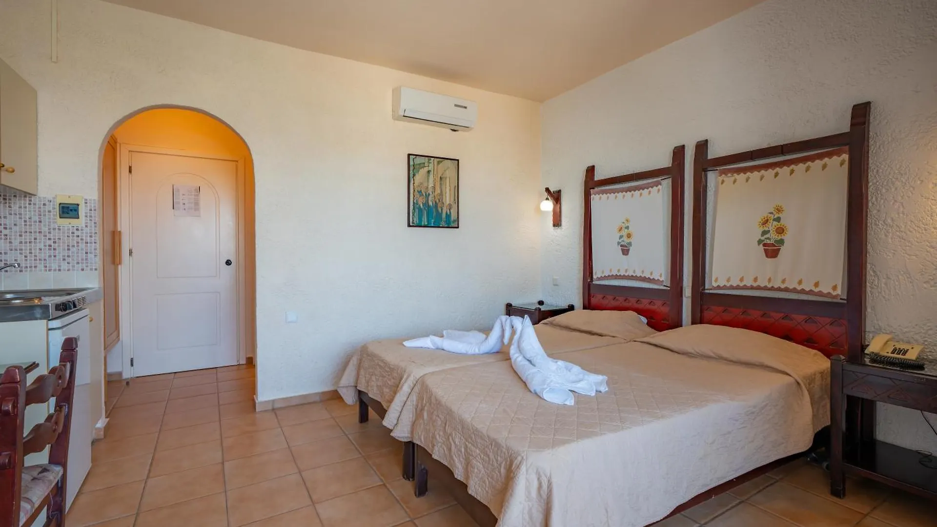 Lefkoniko Beach & Icarus Suite Apts Rethymnon Grecia