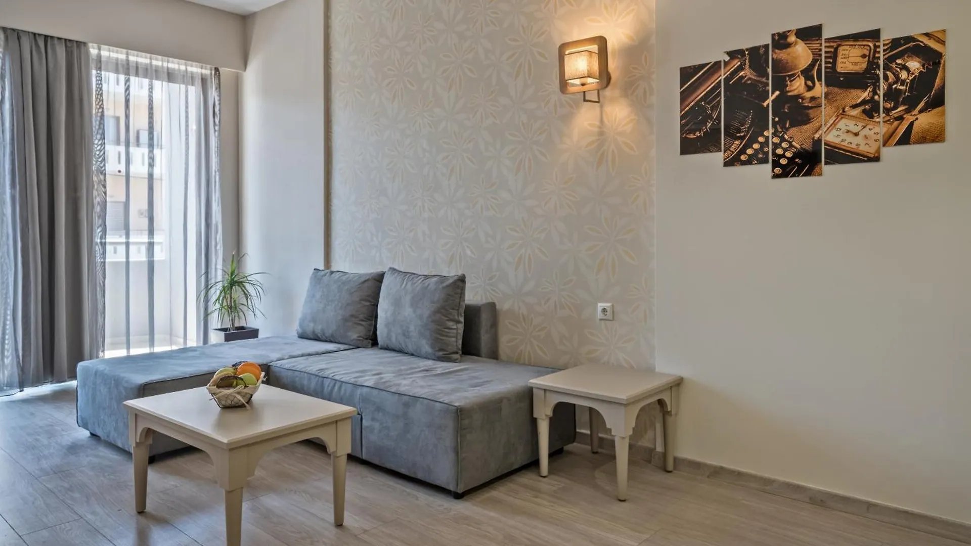 Lefkoniko Beach & Icarus Suite Apts 레팀노 호텔