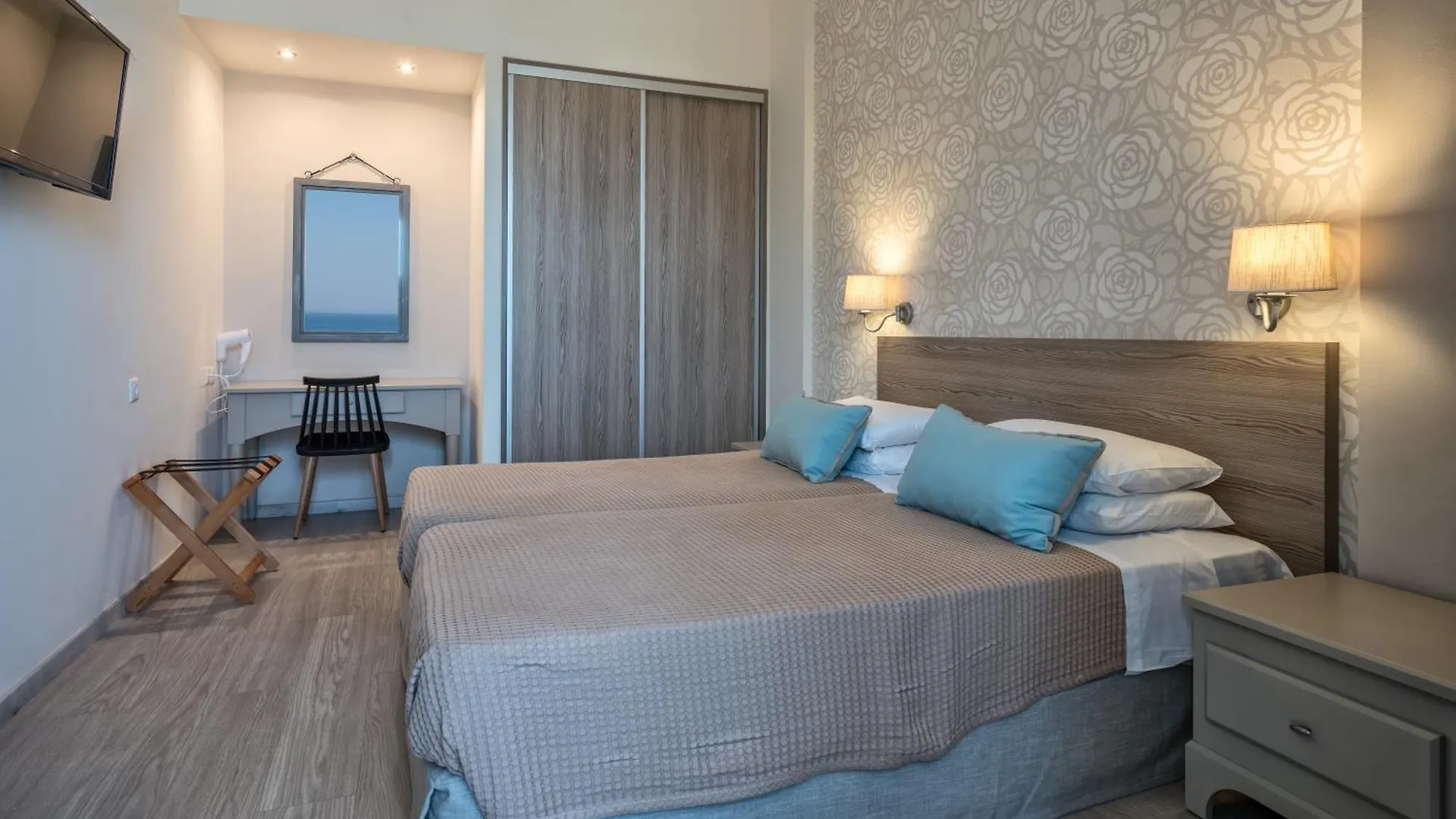 Lefkoniko Beach & Icarus Suite Apts Rethymnon 3*,