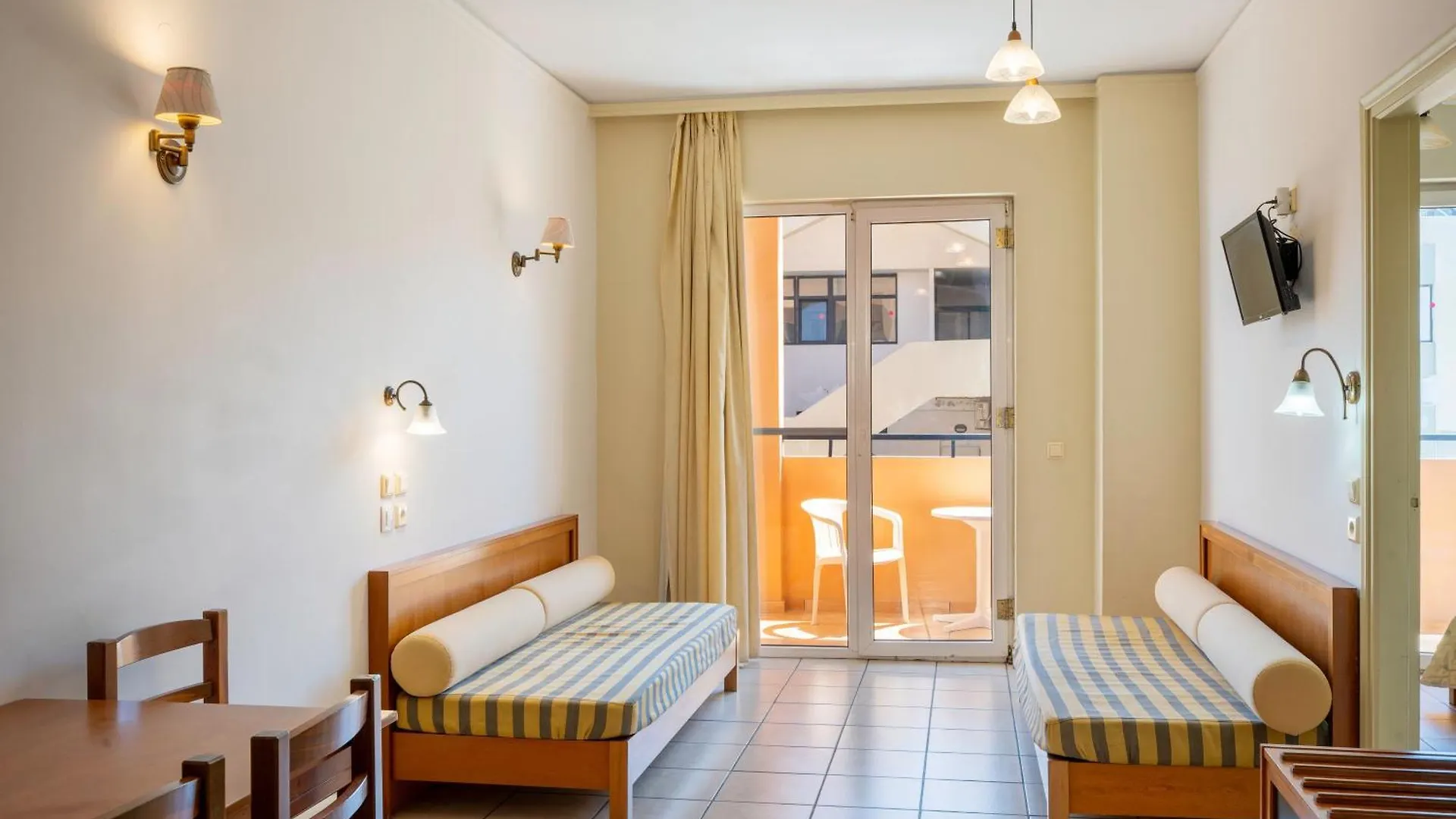Lefkoniko Beach & Icarus Suite Apts Rethymnon 3*,