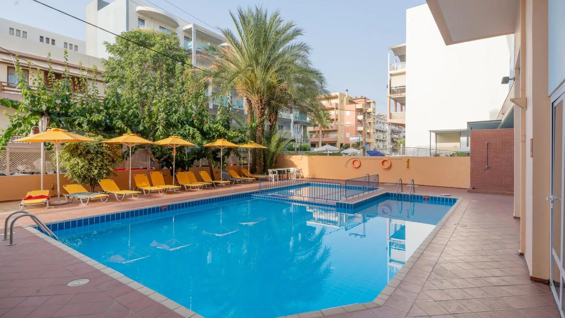 Hotel Lefkoniko Beach & Icarus Suite Apts Rethymnon